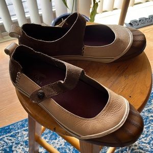SOREL rubber toe Mary Jane sneakers!!!